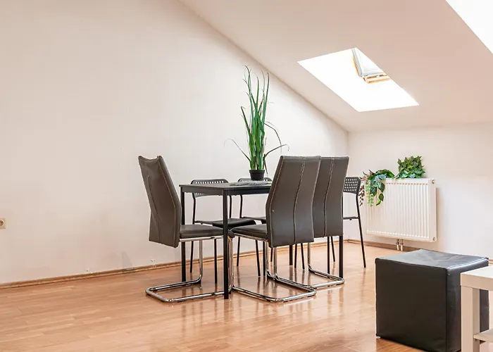 Cozy 1Br Apt Comfortable Design/@ Schoenbrunn