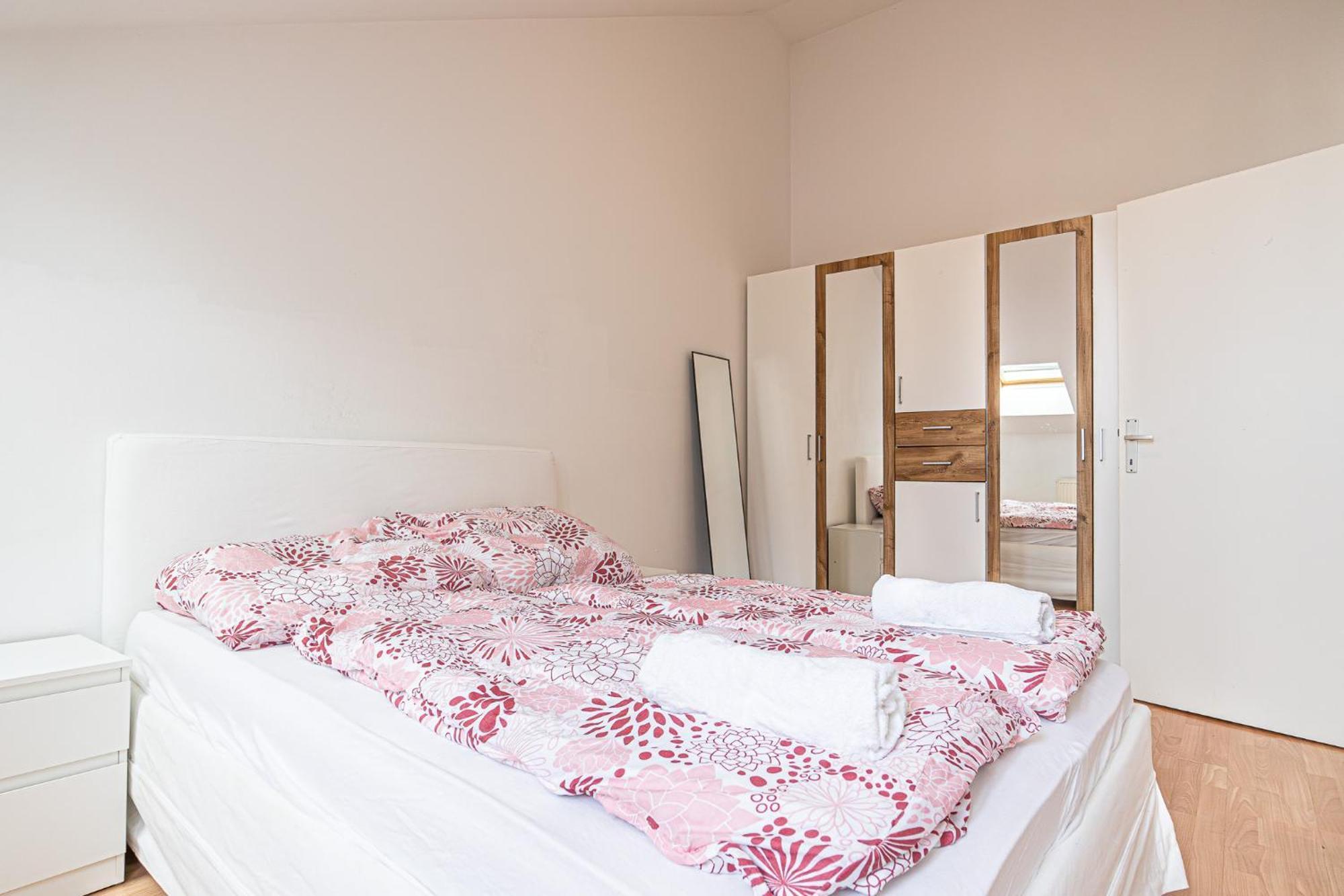 Cozy 1br Comfortable Design/@ Schoenbrunn Apartment *